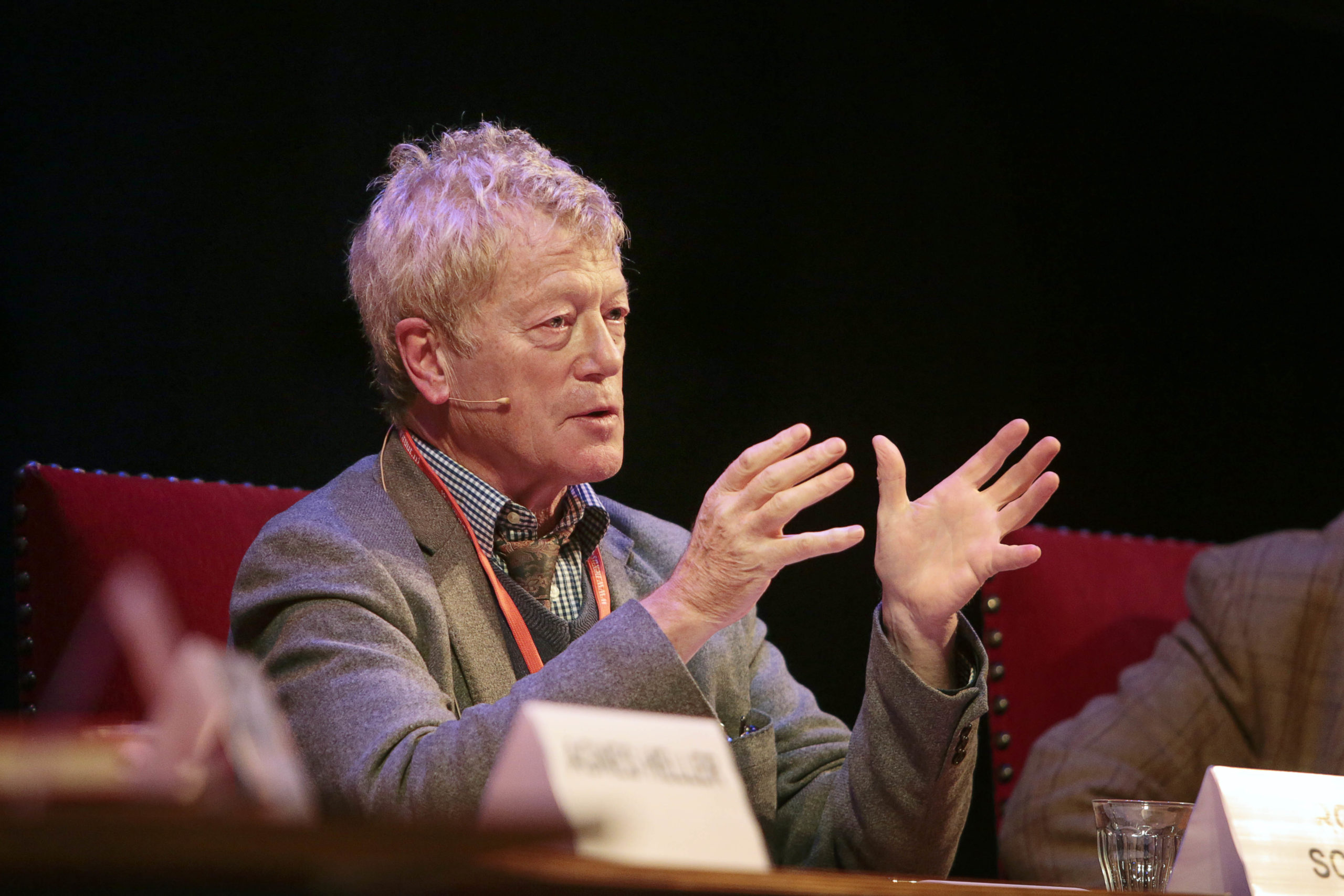 26. Scruton -¬ Dolph Cantrijn