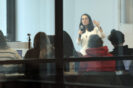 College in het Cube gebouw. Beeld Ton Toemen